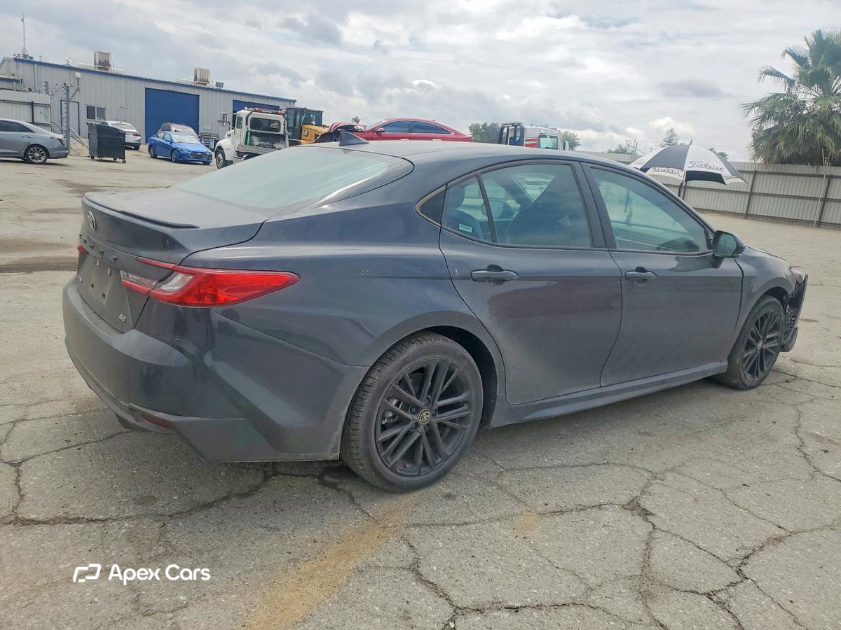 Toyota Camry 2025