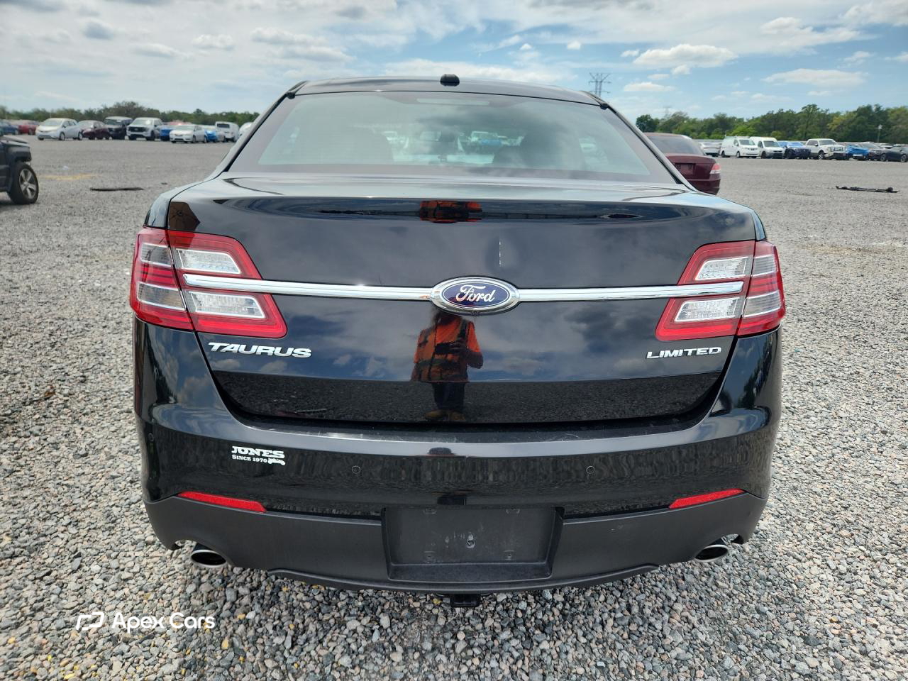 Ford Taurus 2016