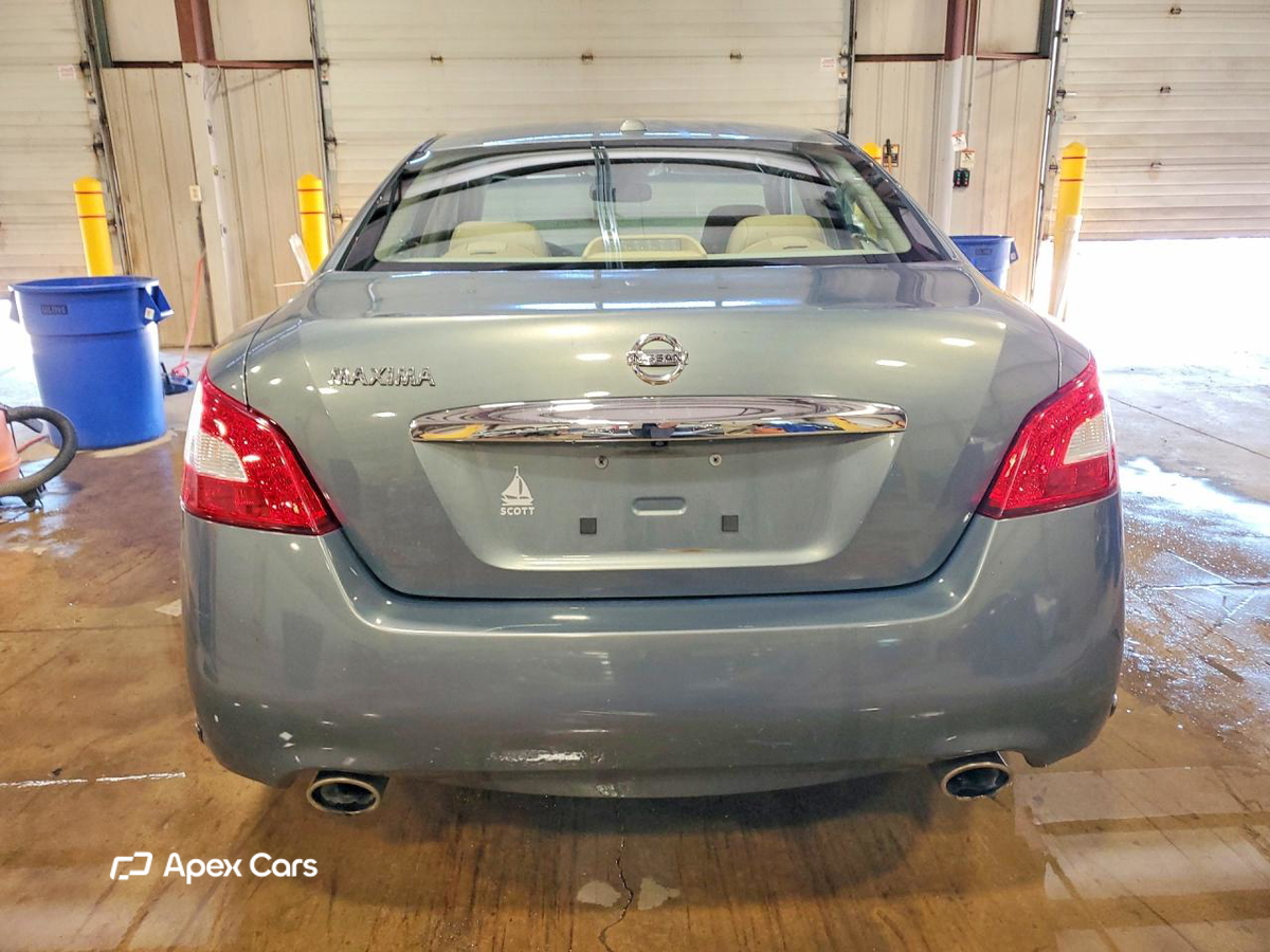 Nissan Maxima 2011