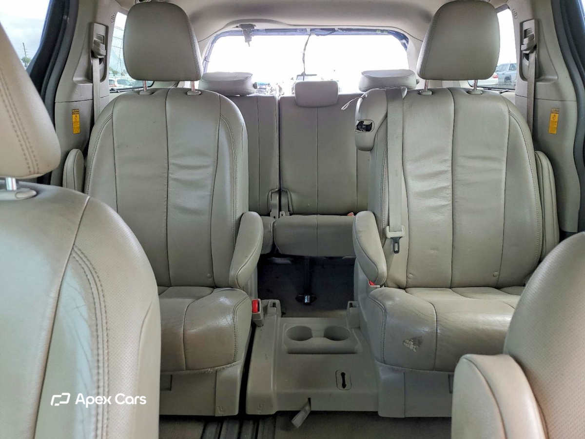 Toyota Sienna 2014