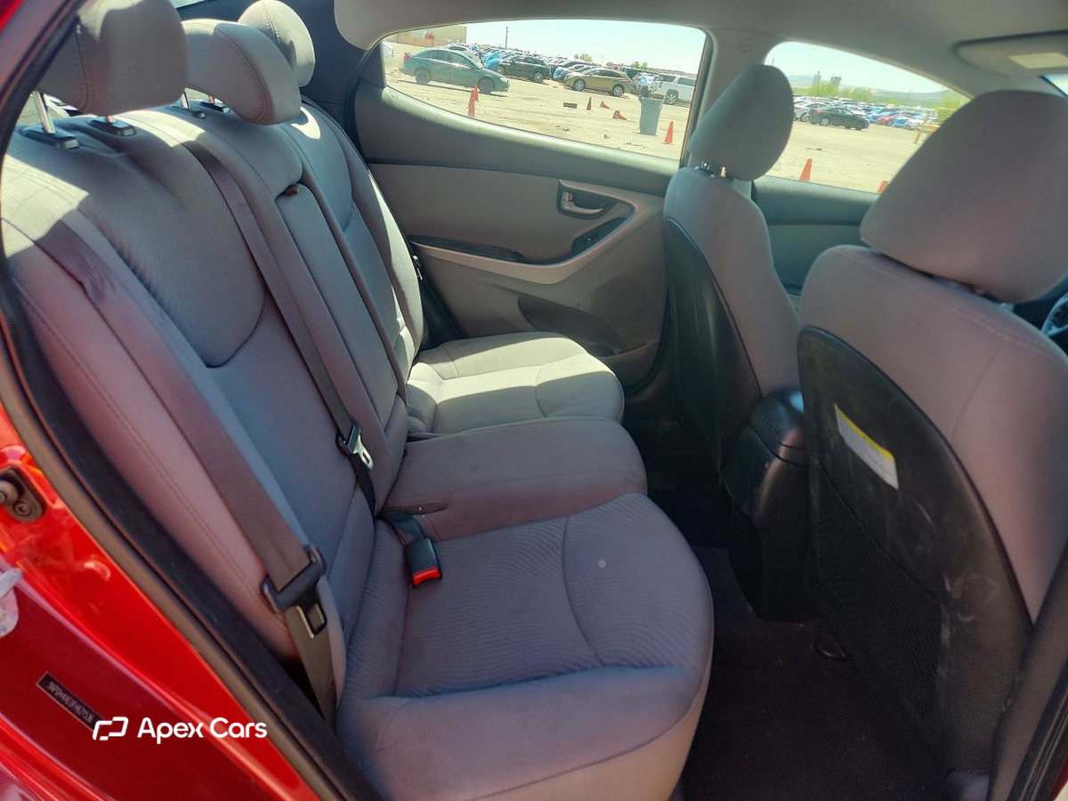 Hyundai Elantra 2015