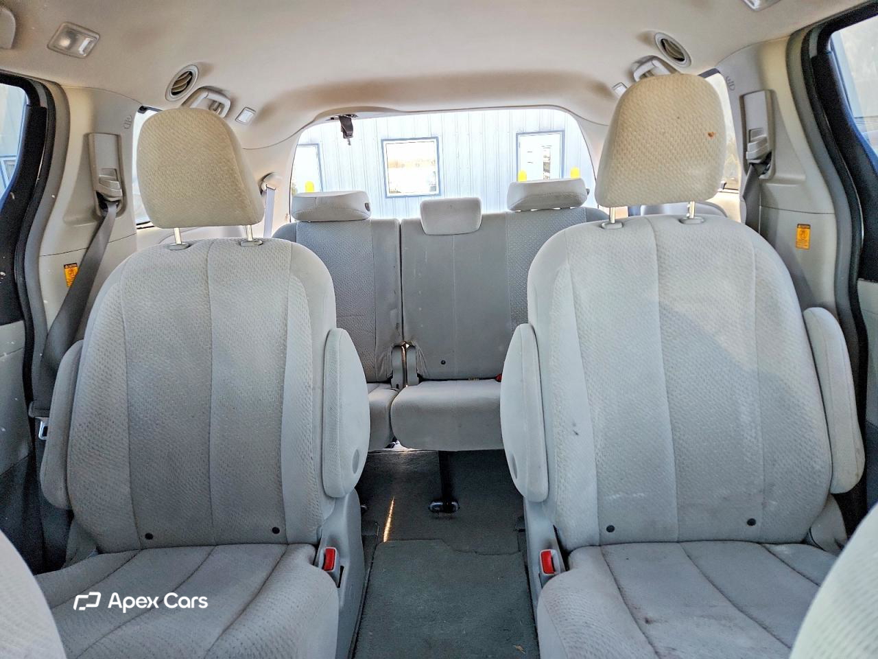 Toyota Sienna 2011