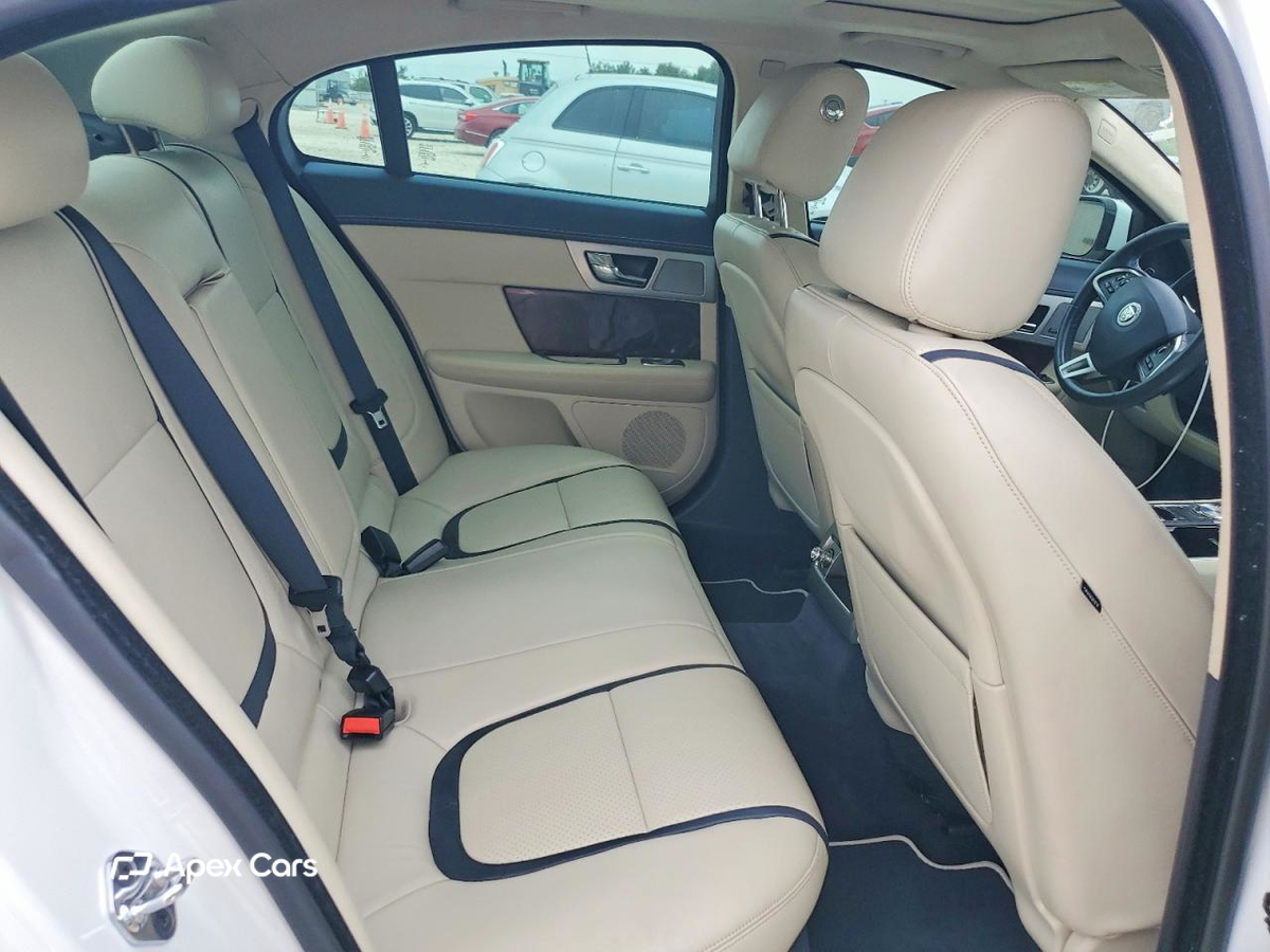 Jaguar XF 2013