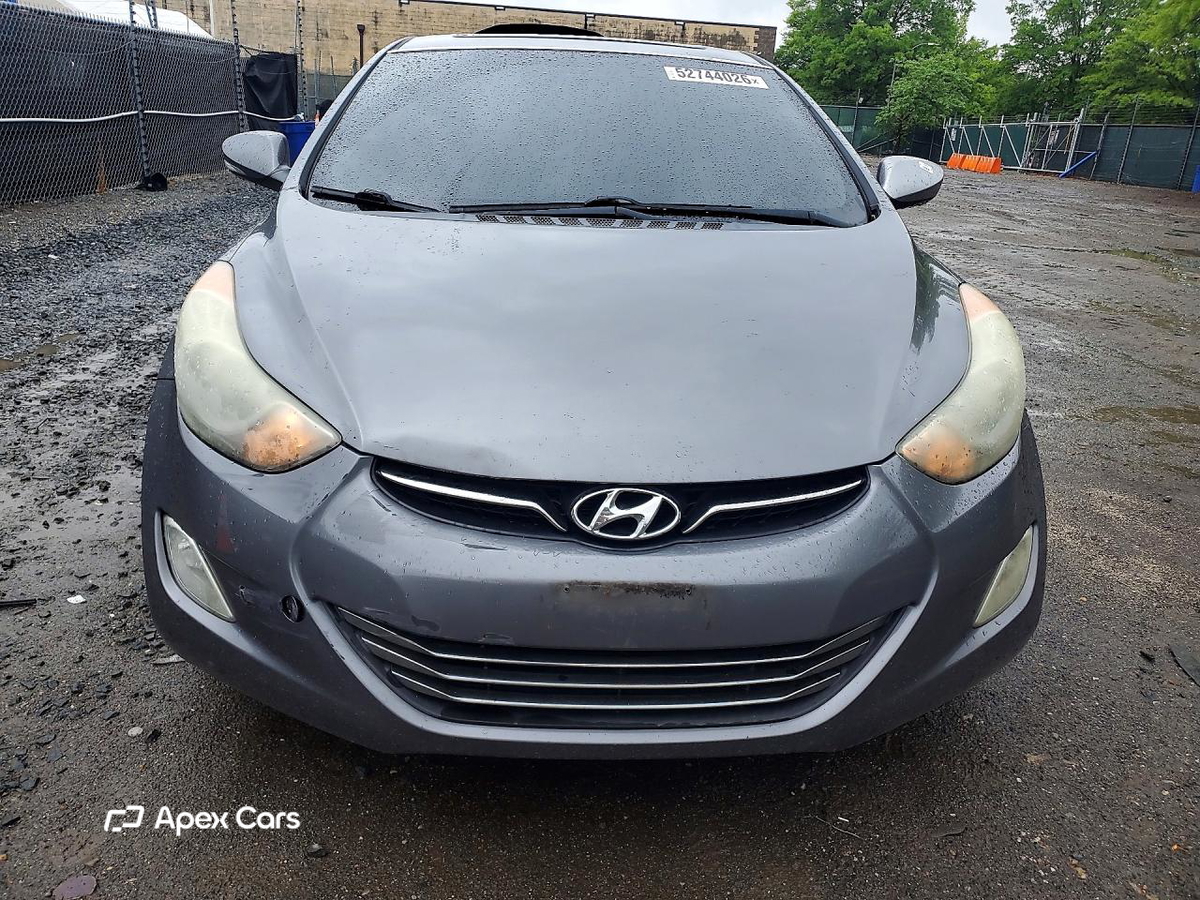 Hyundai Elantra 2012