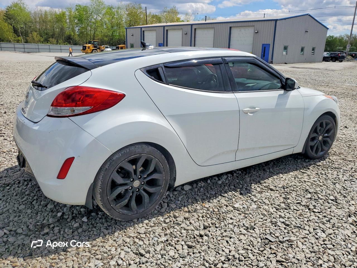 Hyundai Veloster 2013