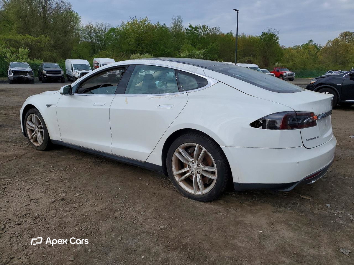 Tesla Model S 2014
