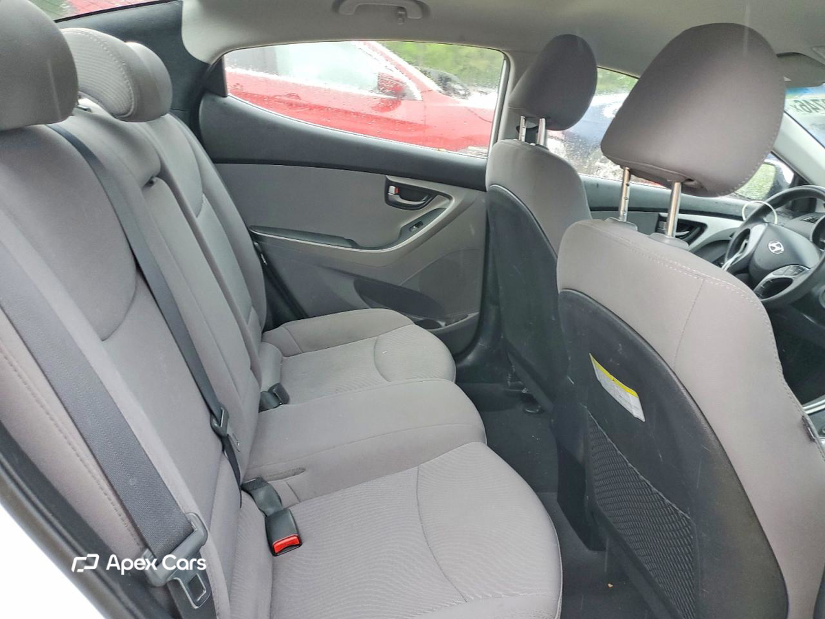 Hyundai Elantra 2016
