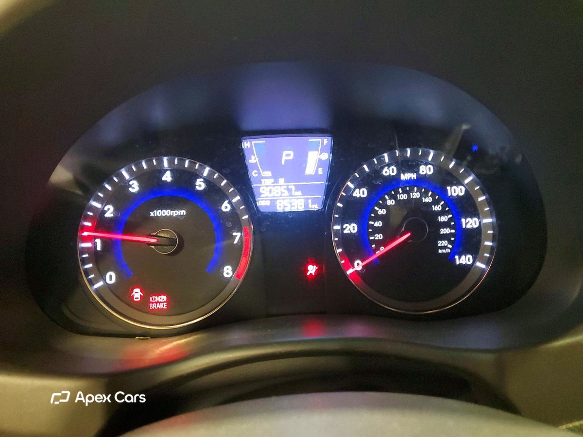 Hyundai Accent 2012