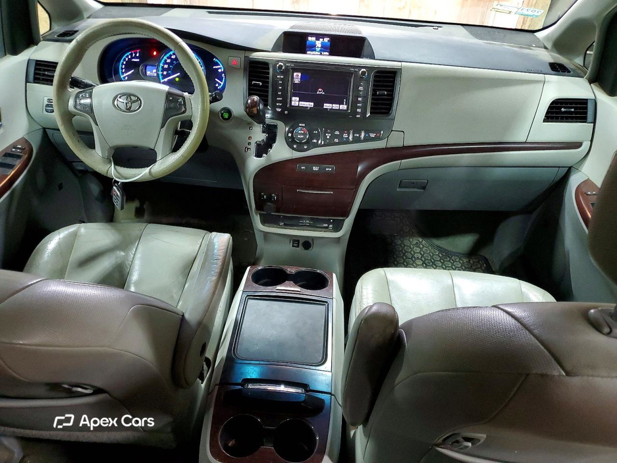 Toyota Sienna 2012