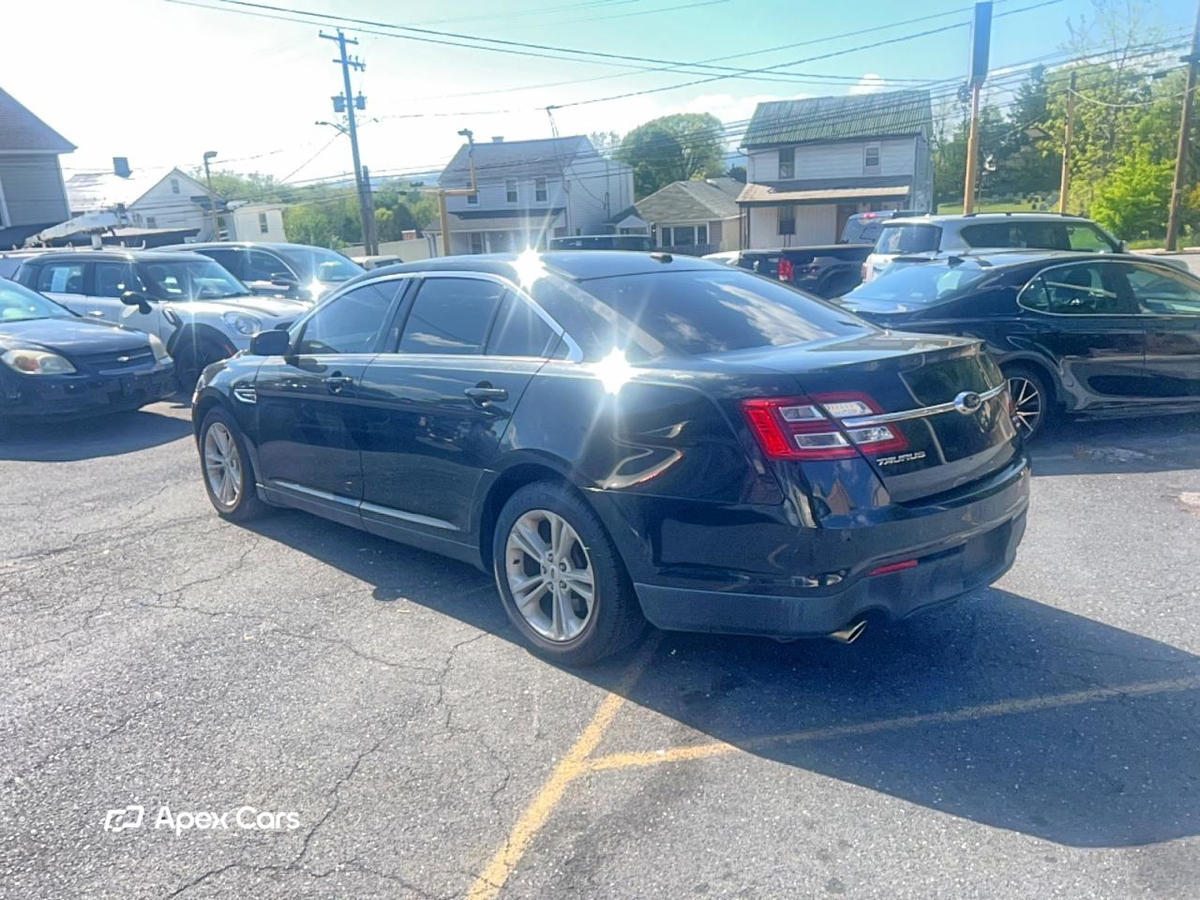 Ford Taurus 2015