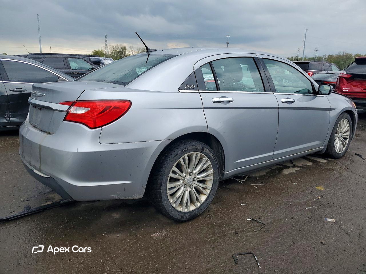 Chrysler 200 2013