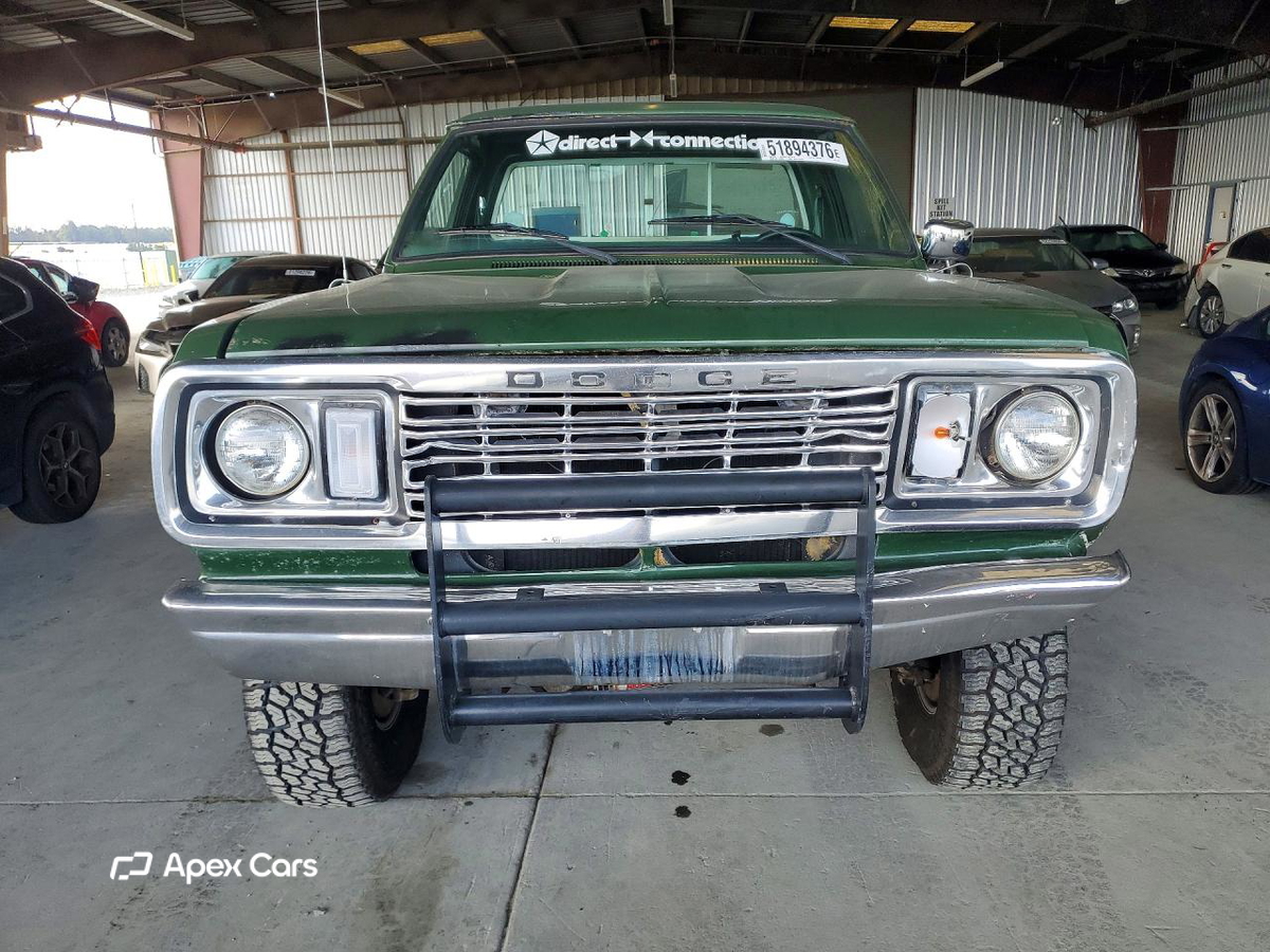 Dodge D150 1977