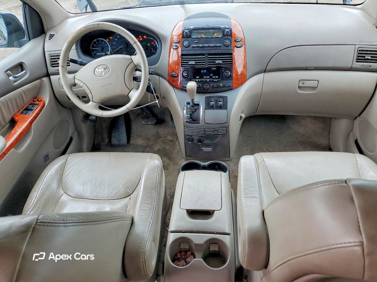 Toyota Sienna 2010