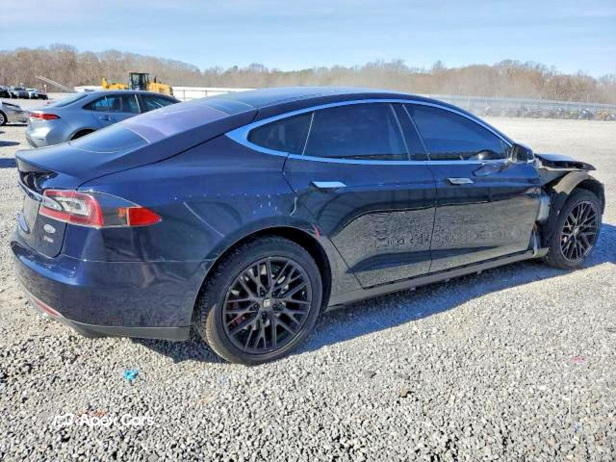 Tesla Model S 2013