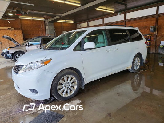 Toyota Sienna 2012 - Image 1 of 13