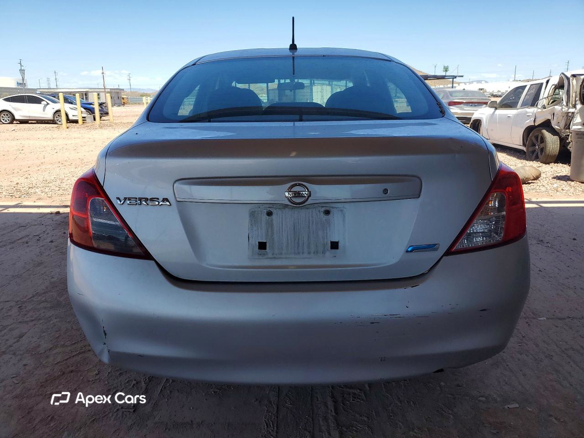 Nissan Versa 2012