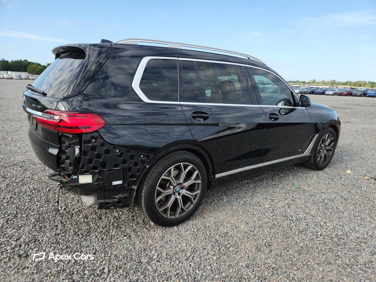 BMW X7 2021