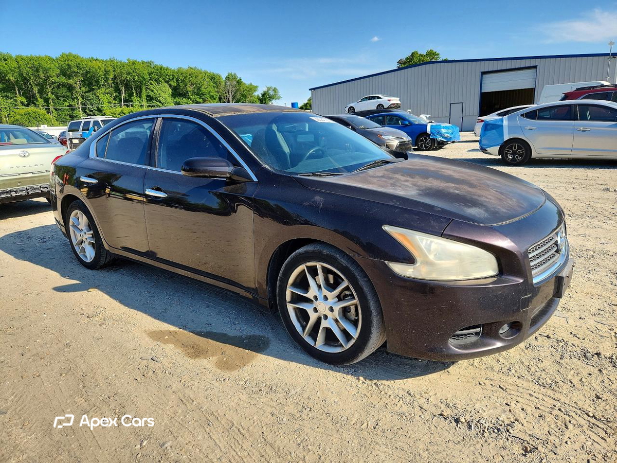Nissan Maxima 2010