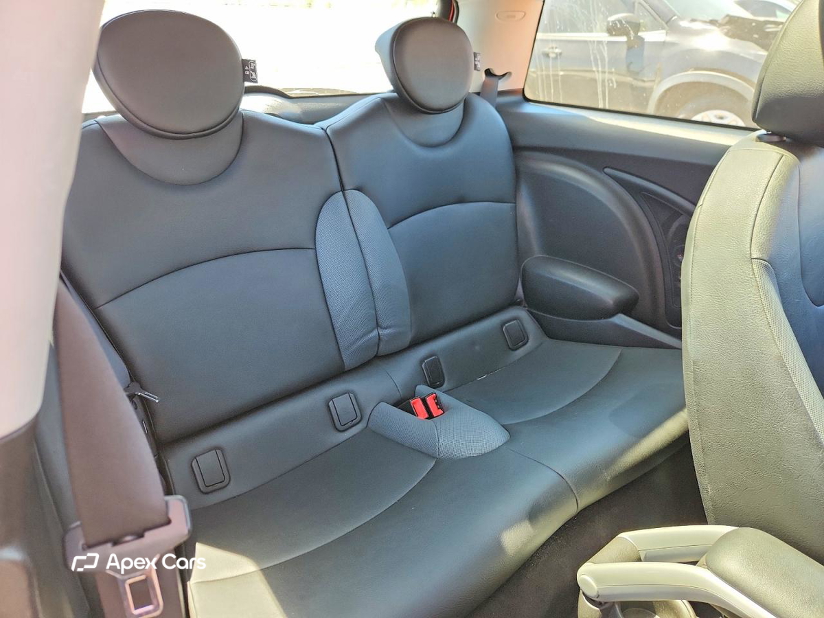 MINI Cooper 2010