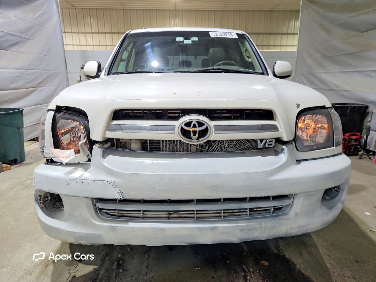 Toyota Sequoia 2005
