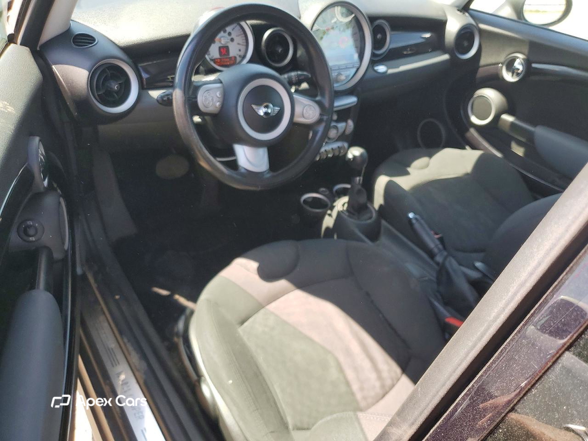MINI Cooper 2010