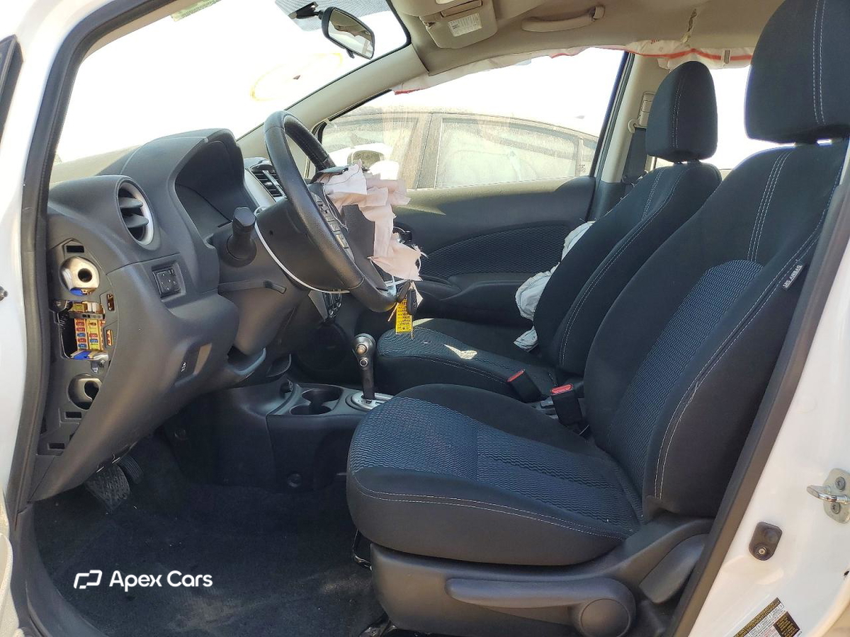 Nissan Versa 2015
