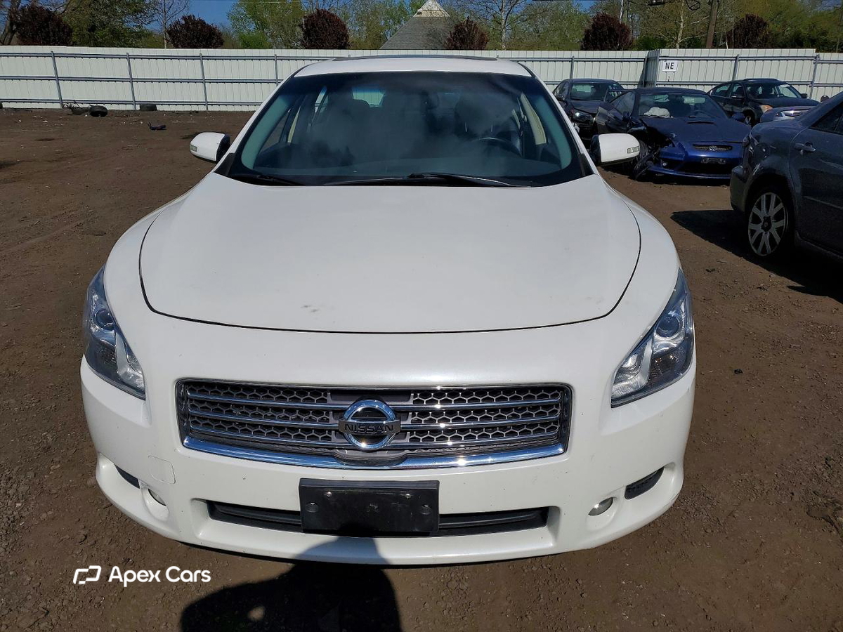 Nissan Maxima 2010