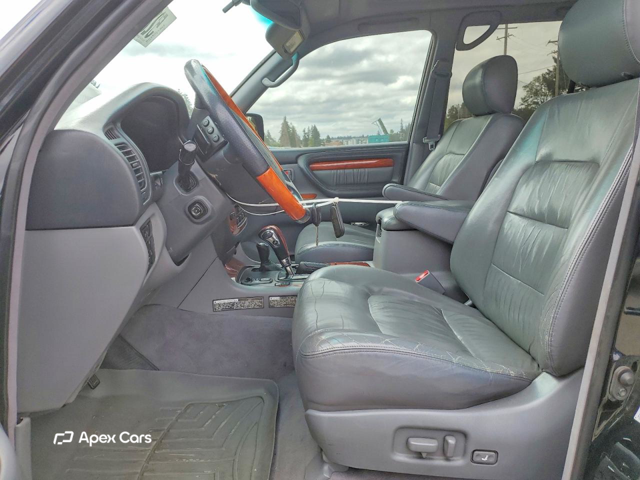 Lexus LX 2000