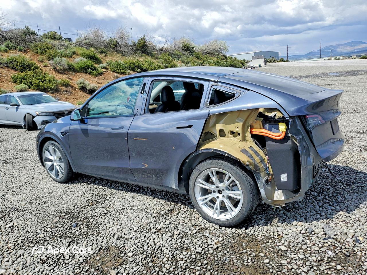 Tesla Model Y 2021