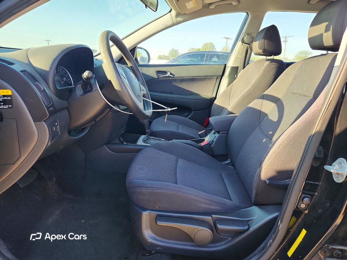 Hyundai Elantra 2012