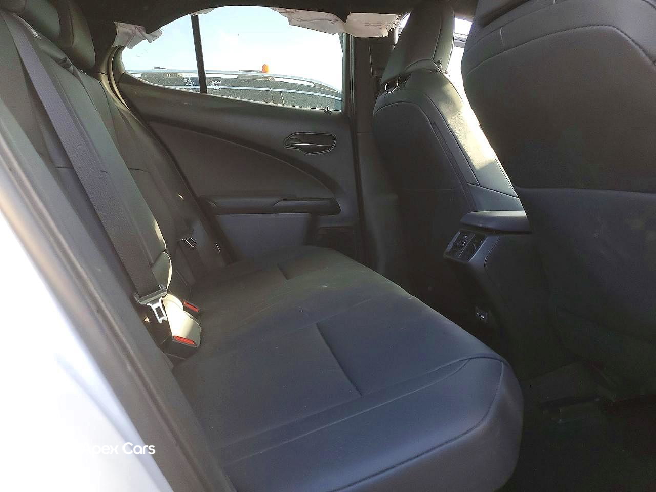 Lexus UX 2024