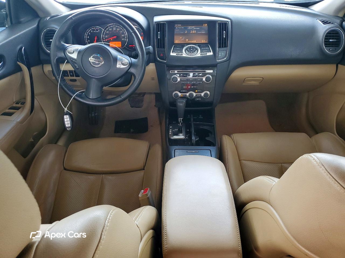 Nissan Maxima 2010