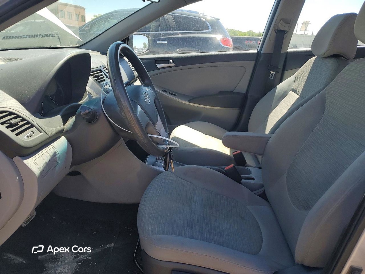Hyundai Accent 2015