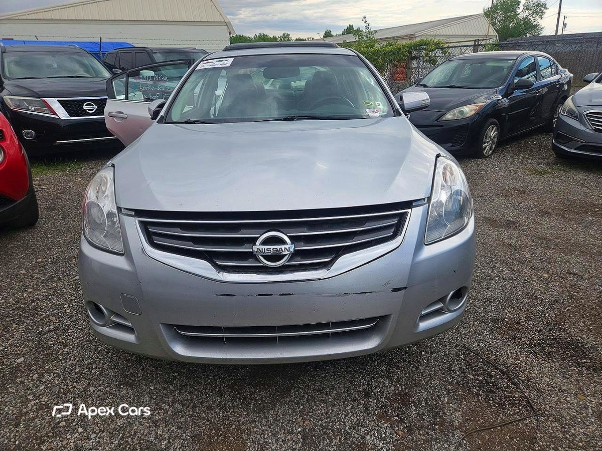 Nissan Altima 2012