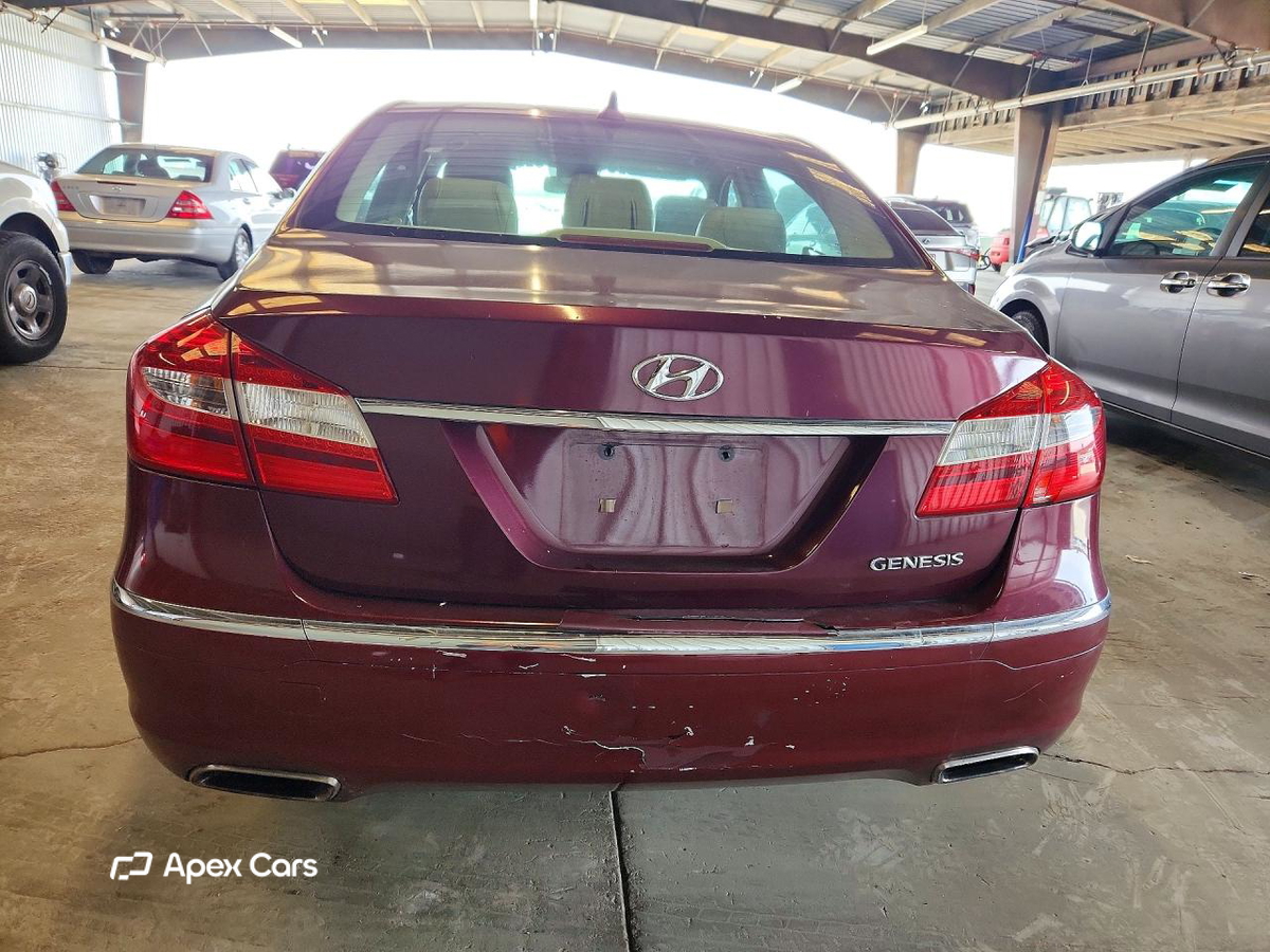 Hyundai Genesis 2012