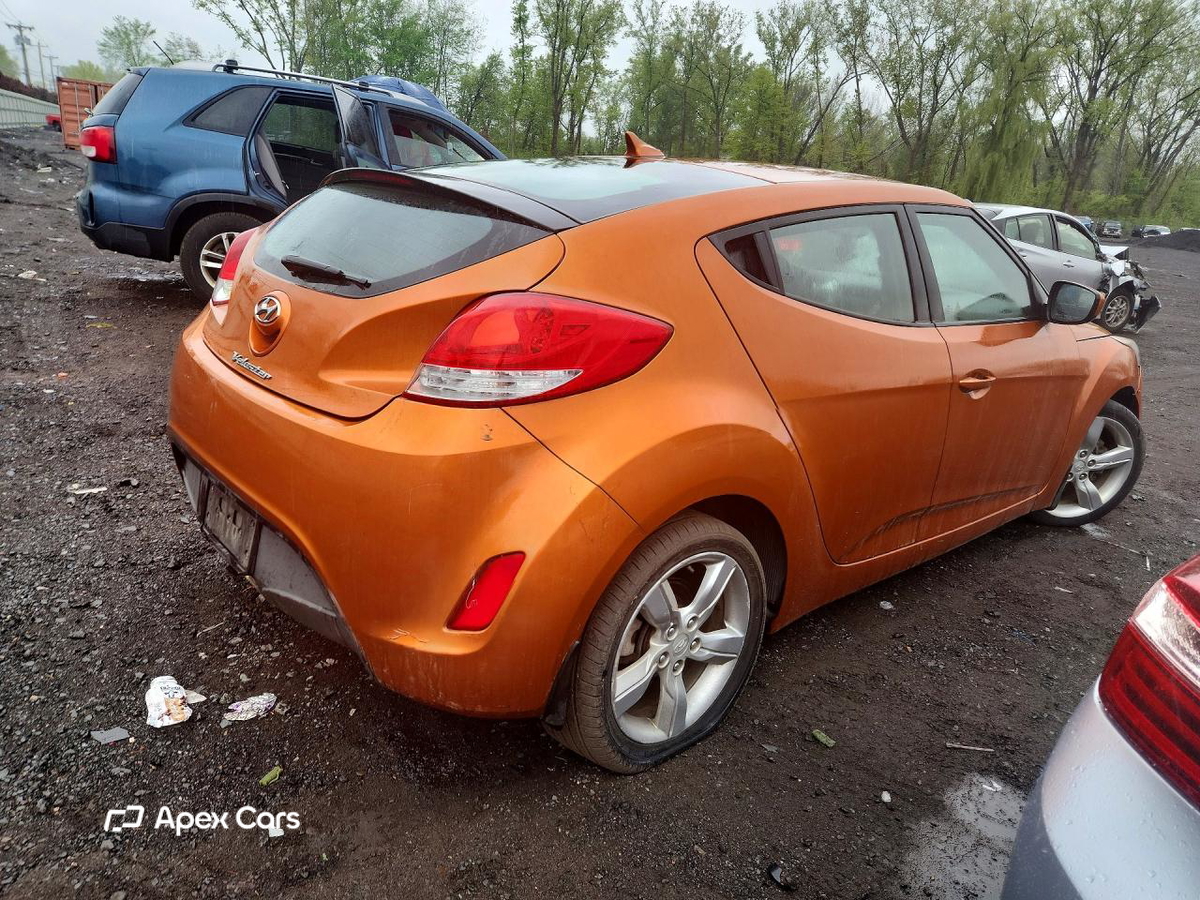Hyundai Veloster 2013