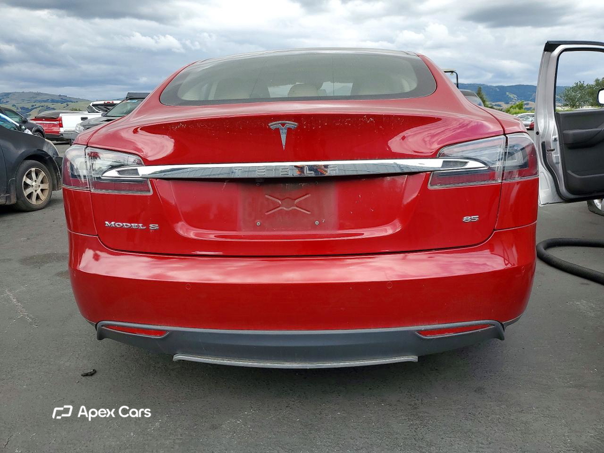 Tesla Model S 2014