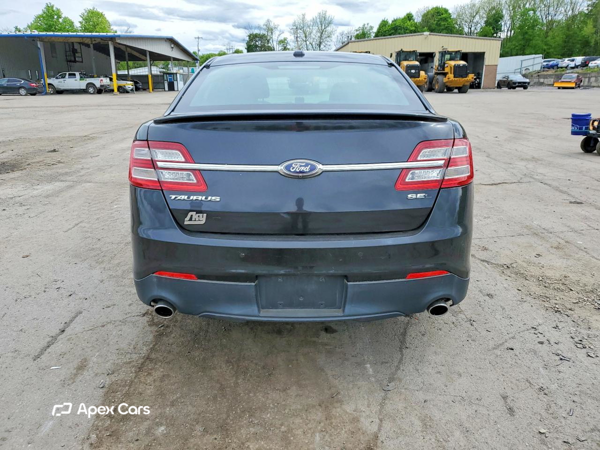 Ford Taurus 2015