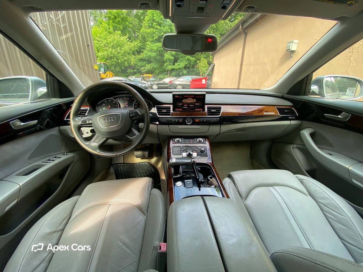 Audi A8 2011