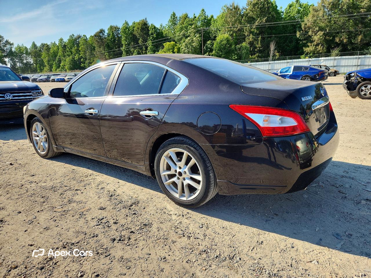Nissan Maxima 2010
