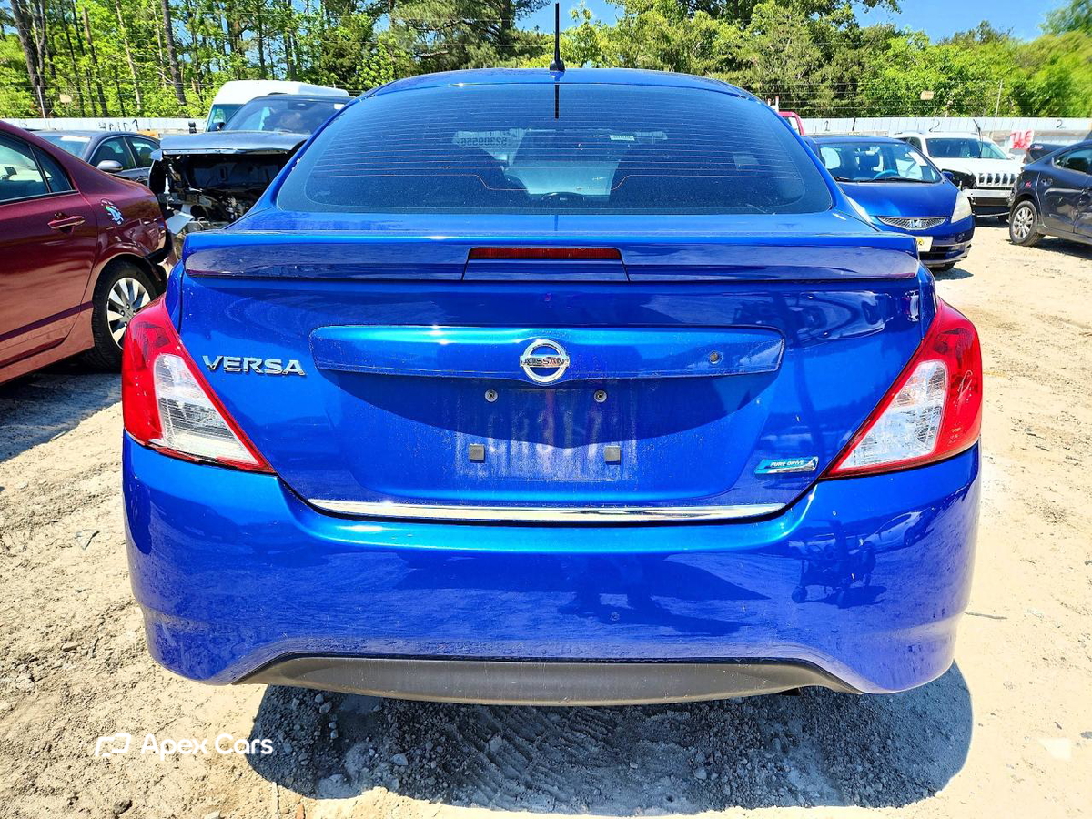 Nissan Versa 2016