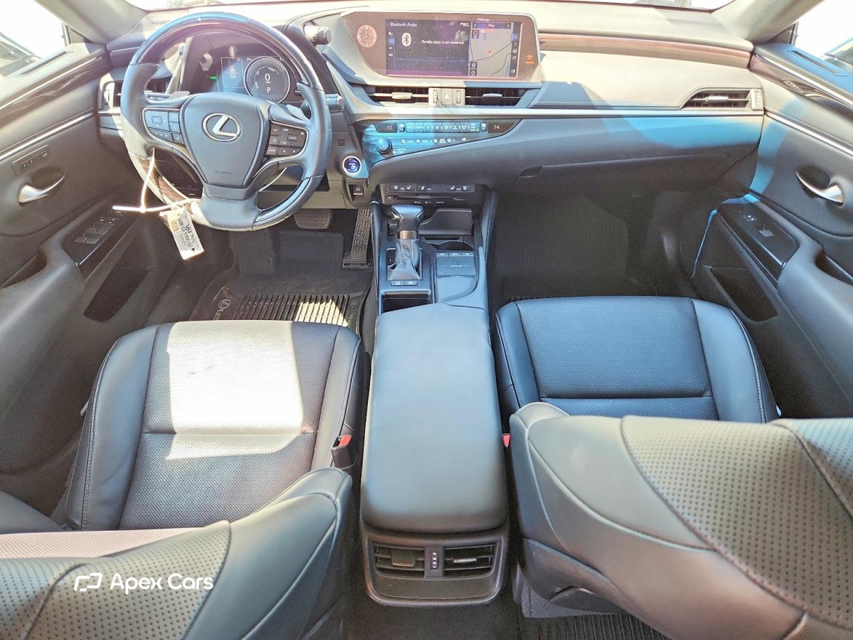 Lexus ES 2020