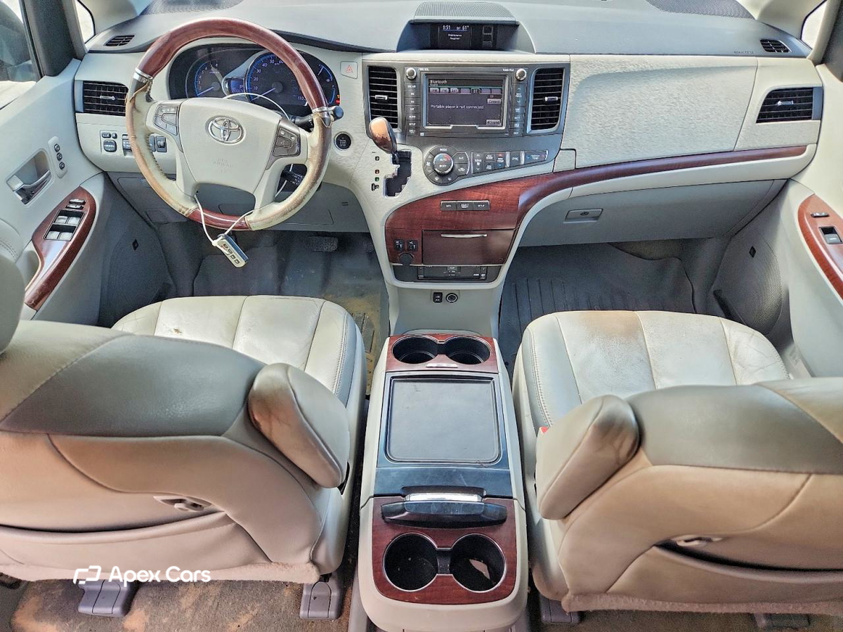 Toyota Sienna 2012