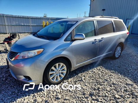Toyota Sienna 2011 - Image 1 of 13