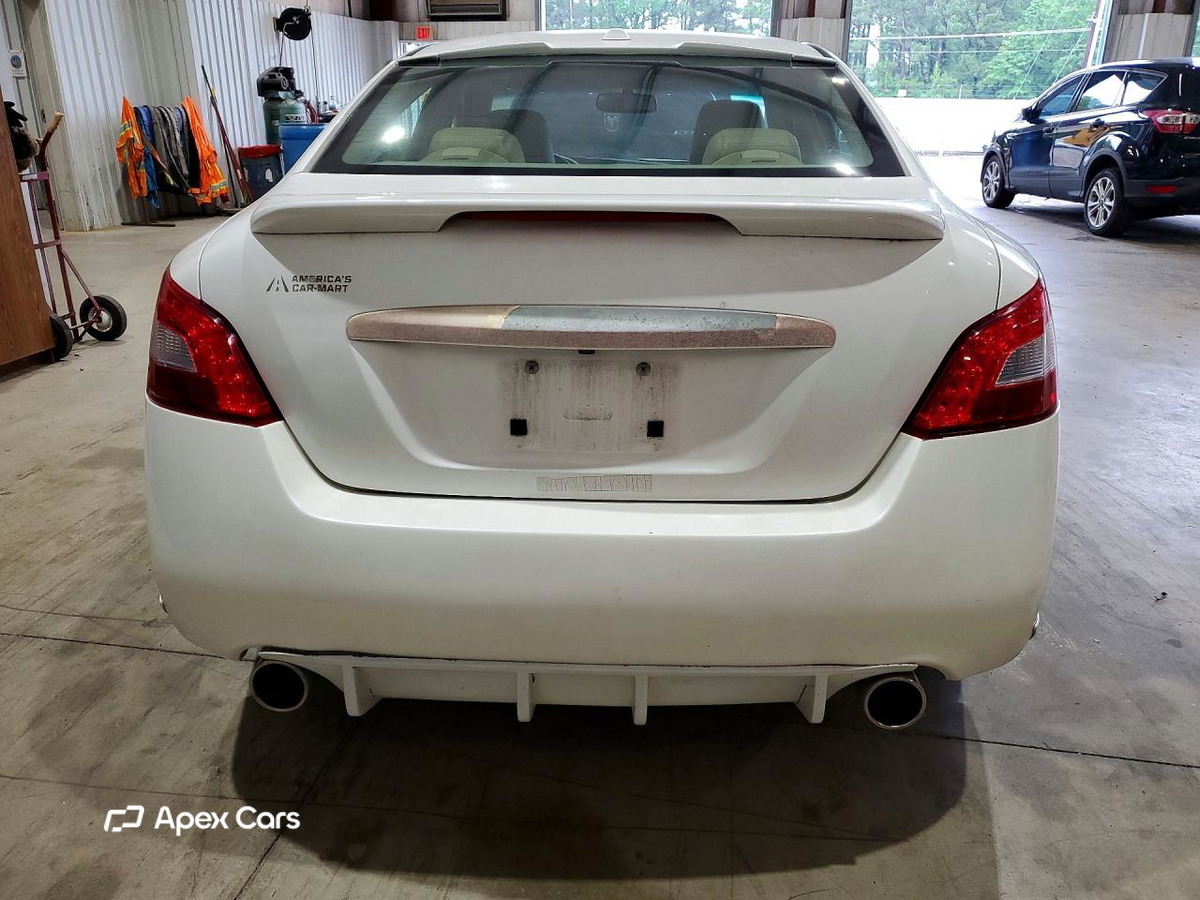 Nissan Maxima 2011