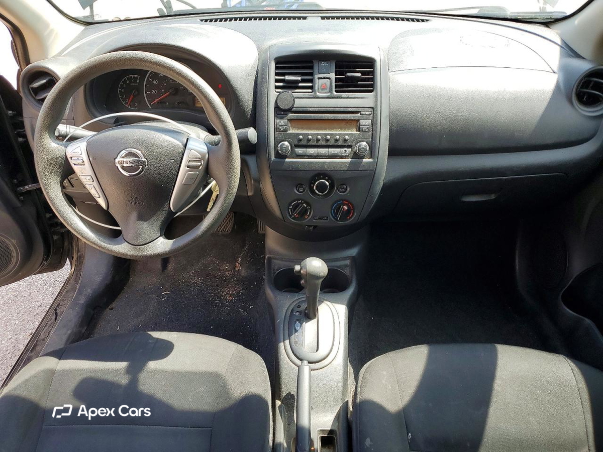 Nissan Versa 2015