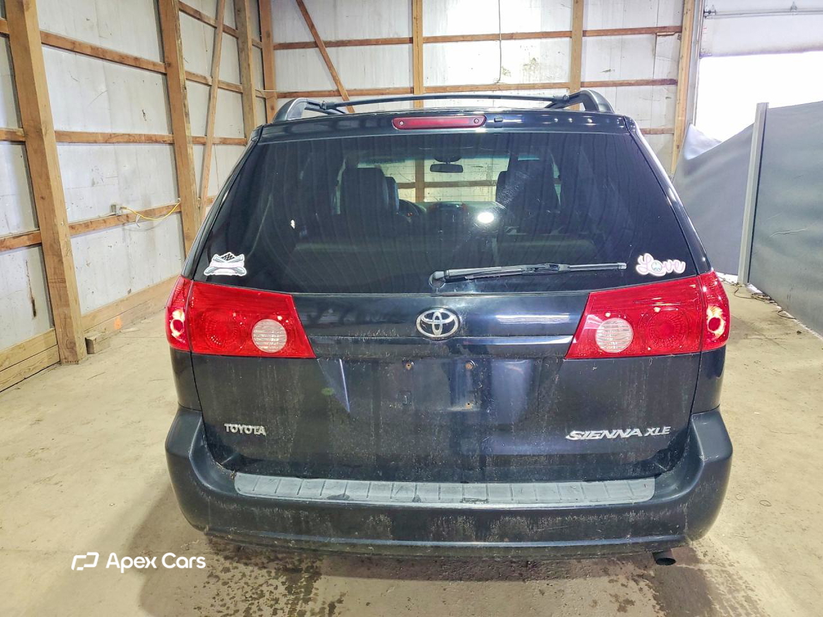 Toyota Sienna 2010