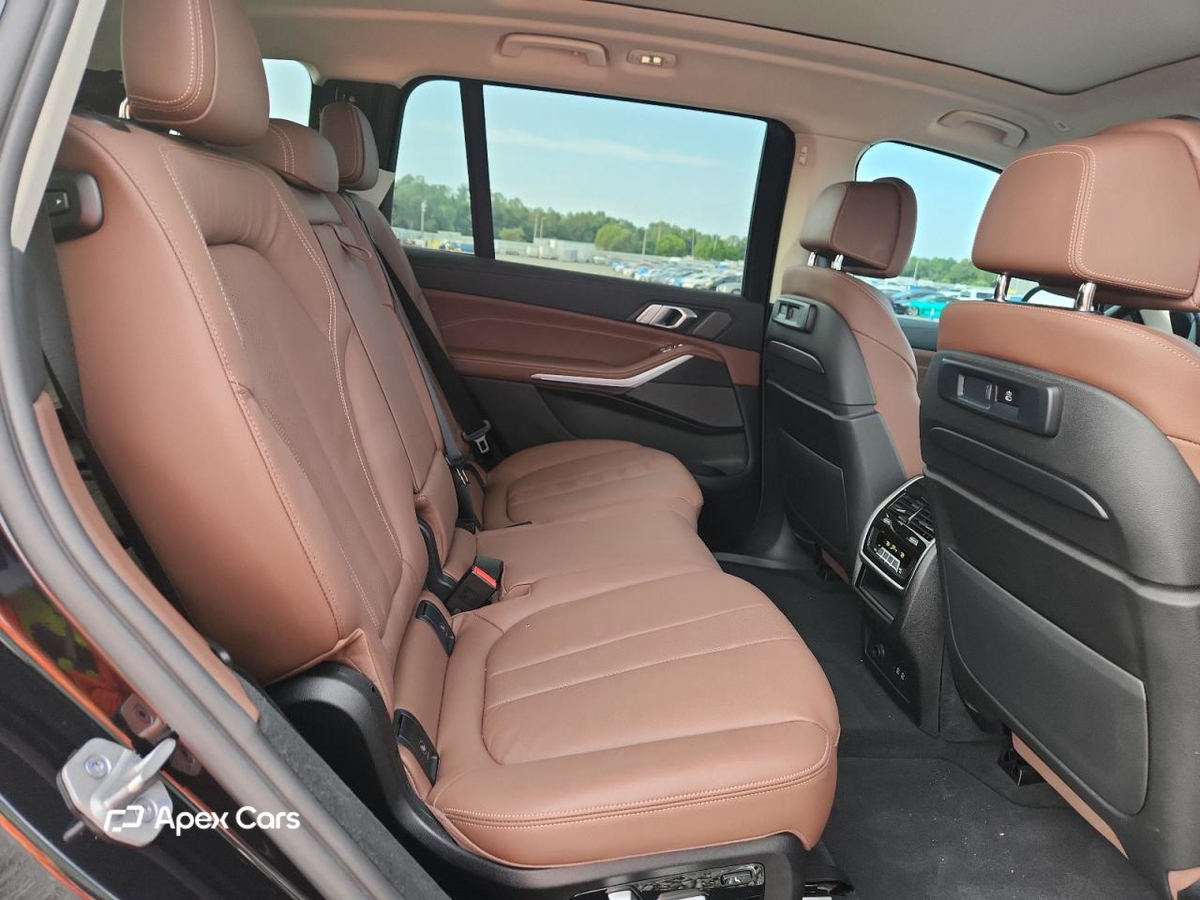 BMW X7 2021