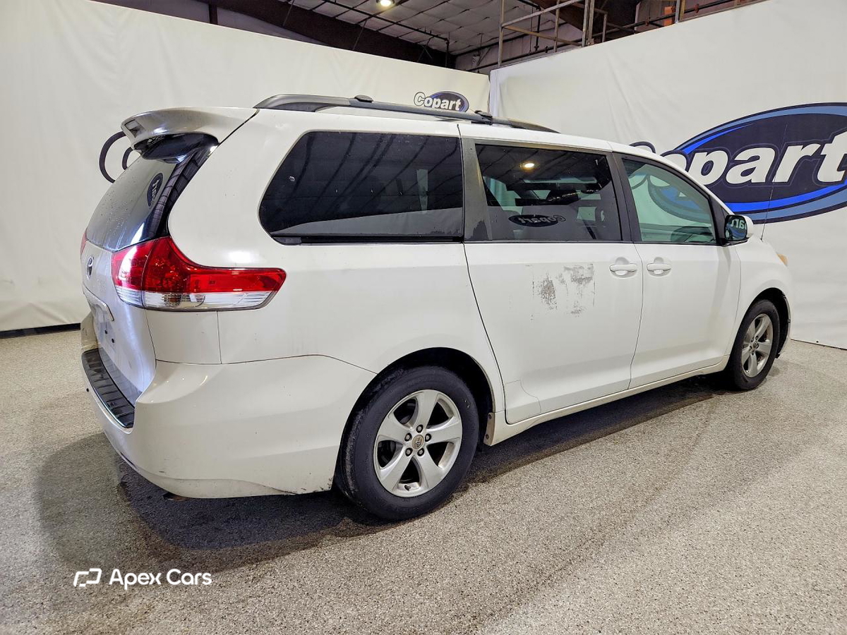 Toyota Sienna 2012