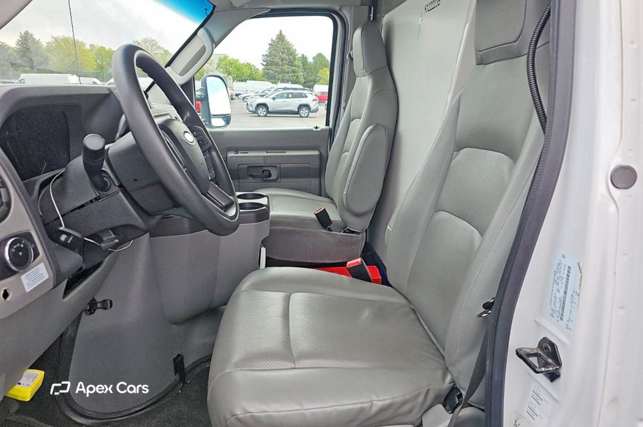 Ford Econoline 2024